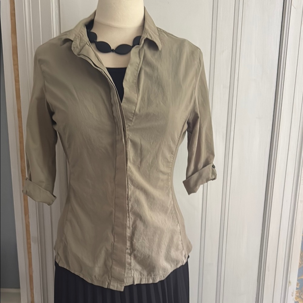 James Perse Tan Cream Fitted Button Down Shirt